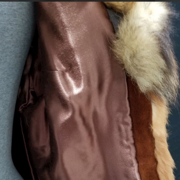 GORGEOUS!!! FOX FUR COAT - Picture 5 of 6